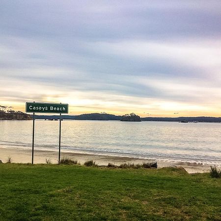 Caseys Beach Holiday Park Sunshine Bay エクステリア 写真