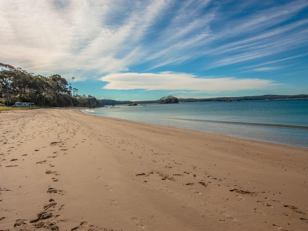 Caseys Beach Holiday Park Sunshine Bay エクステリア 写真