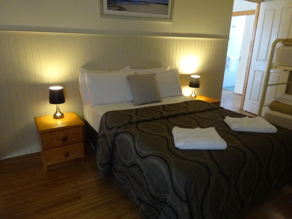 Caseys Beach Holiday Park Sunshine Bay エクステリア 写真