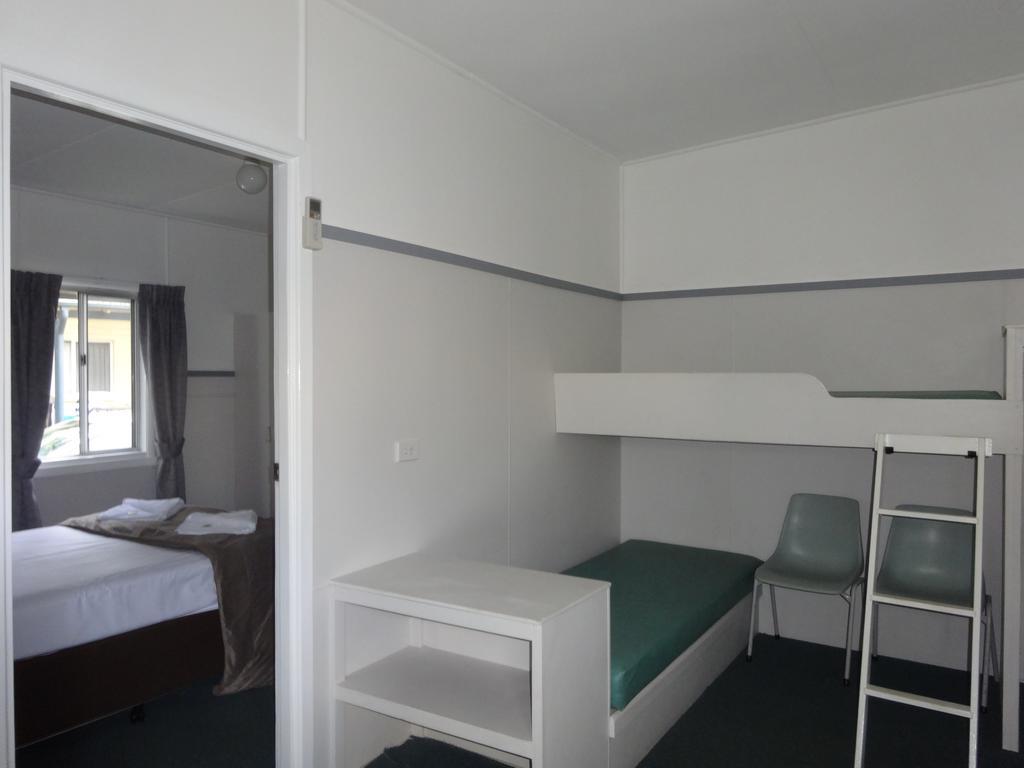 Caseys Beach Holiday Park Sunshine Bay エクステリア 写真