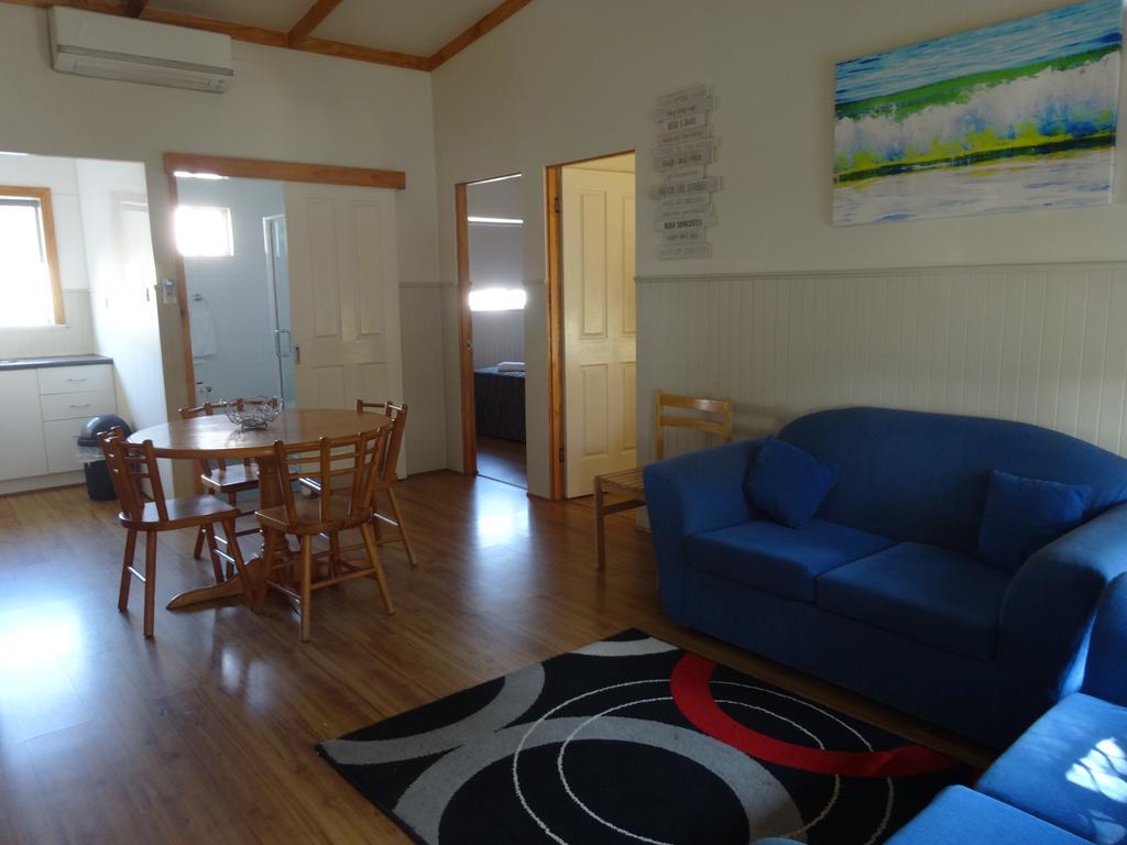 Caseys Beach Holiday Park Sunshine Bay エクステリア 写真