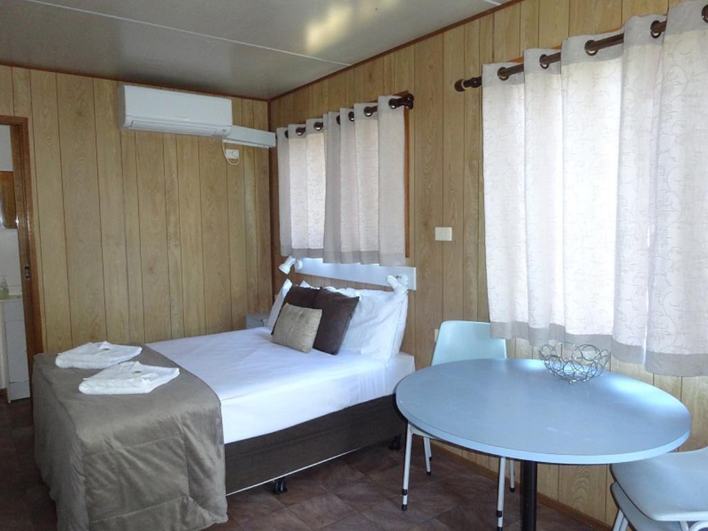 Caseys Beach Holiday Park Sunshine Bay エクステリア 写真