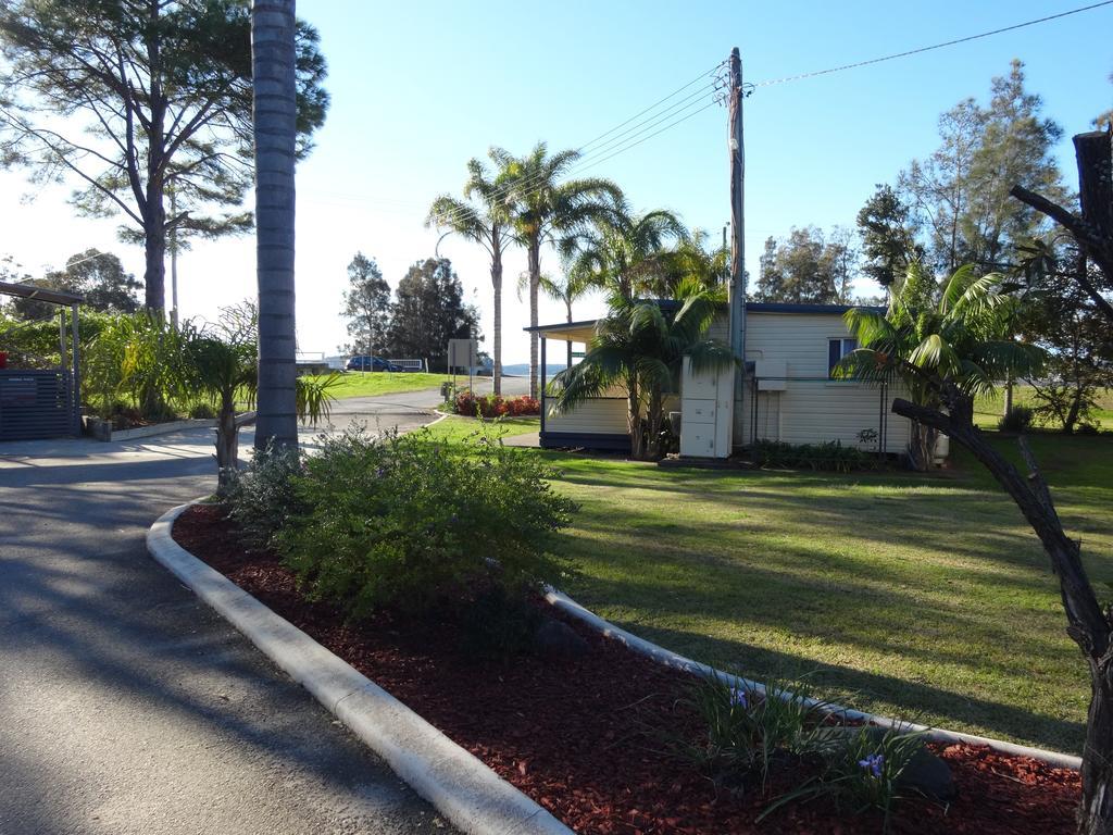 Caseys Beach Holiday Park Sunshine Bay エクステリア 写真