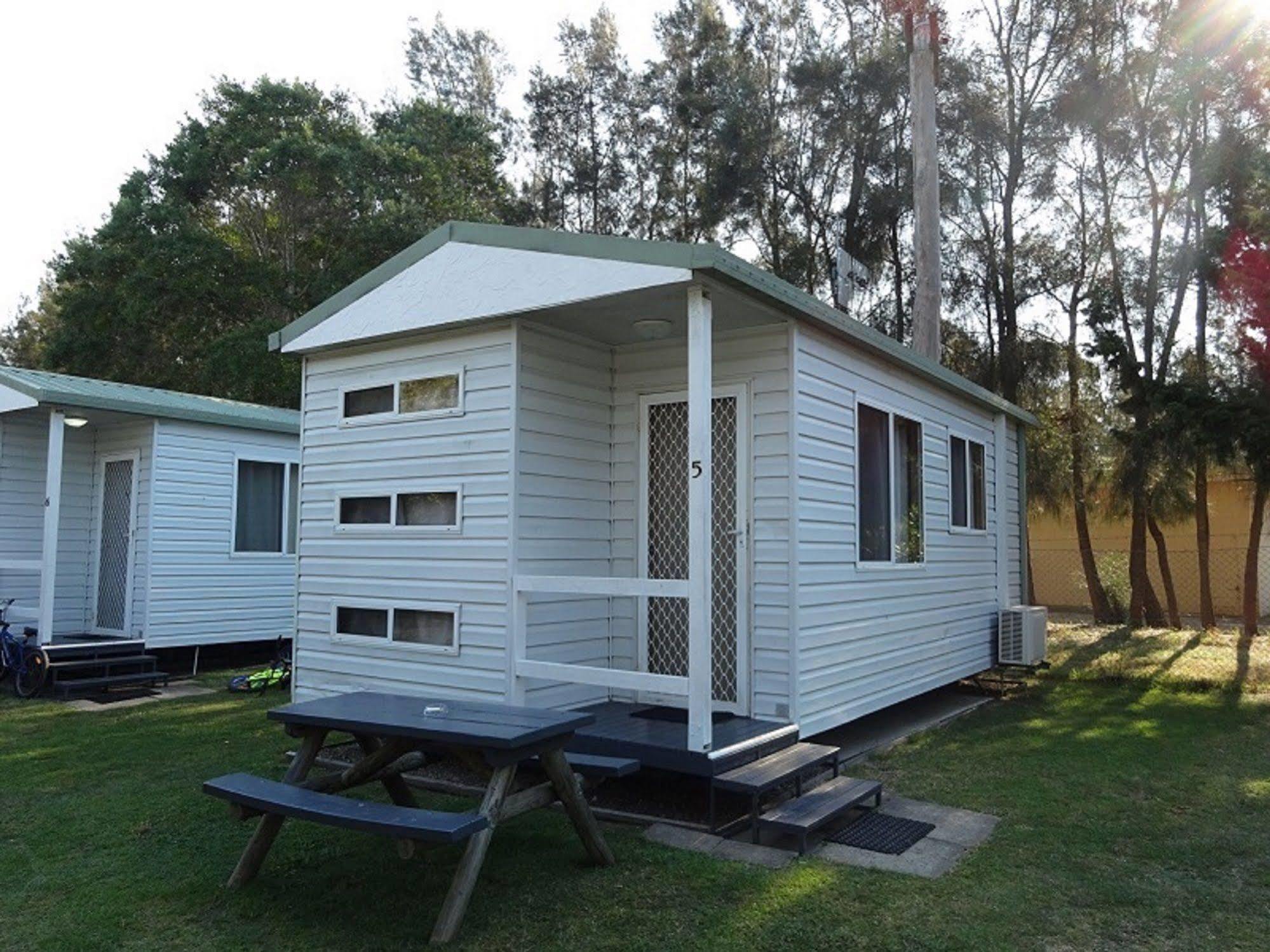 Caseys Beach Holiday Park Sunshine Bay エクステリア 写真