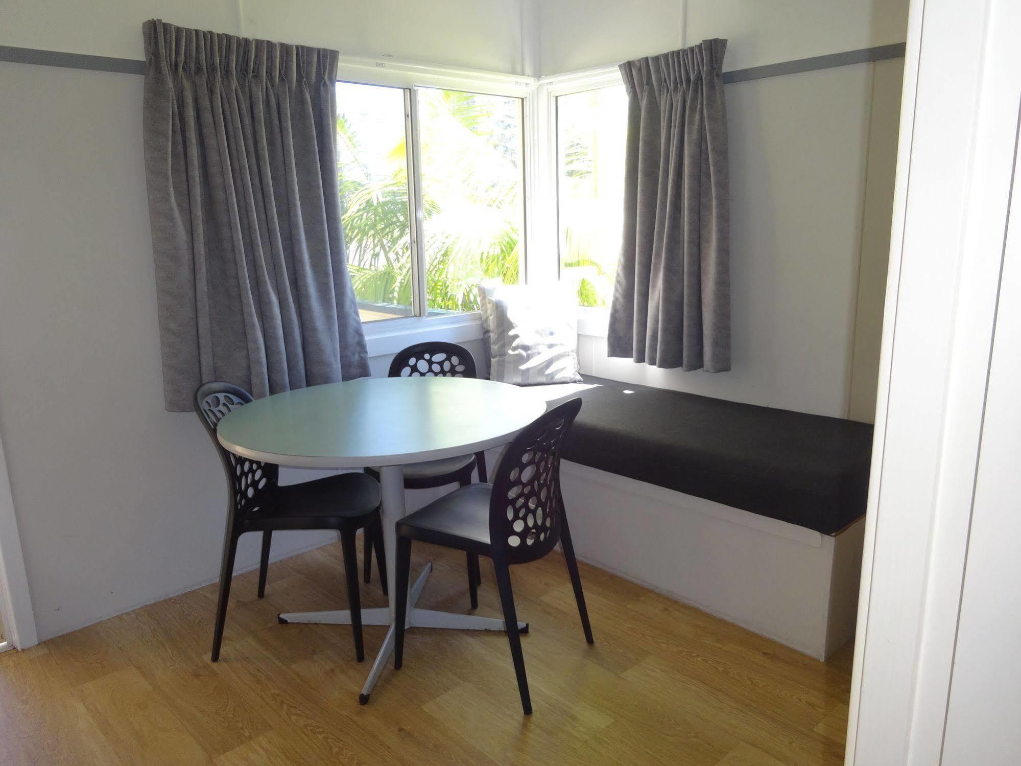Caseys Beach Holiday Park Sunshine Bay エクステリア 写真