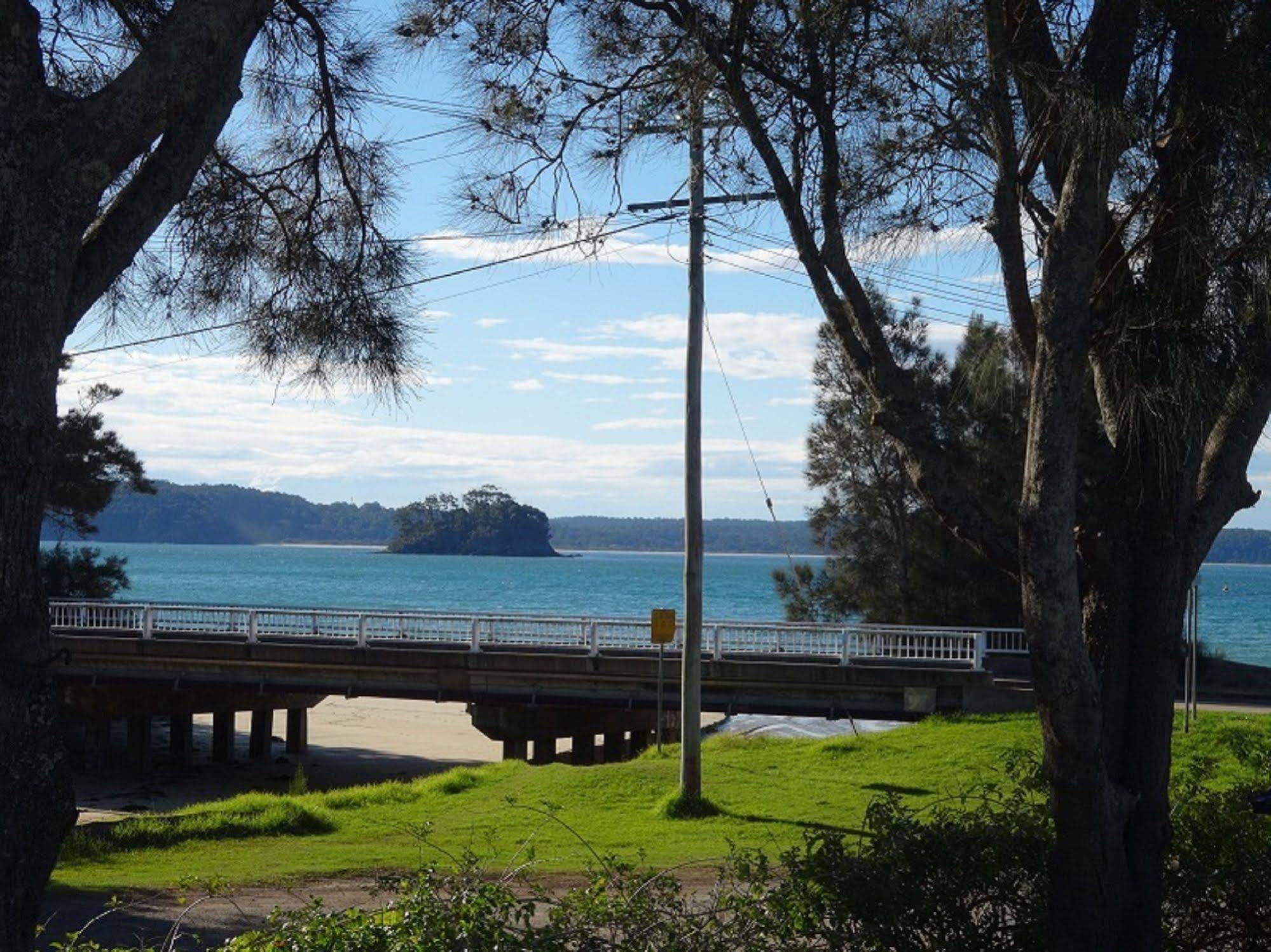 Caseys Beach Holiday Park Sunshine Bay エクステリア 写真