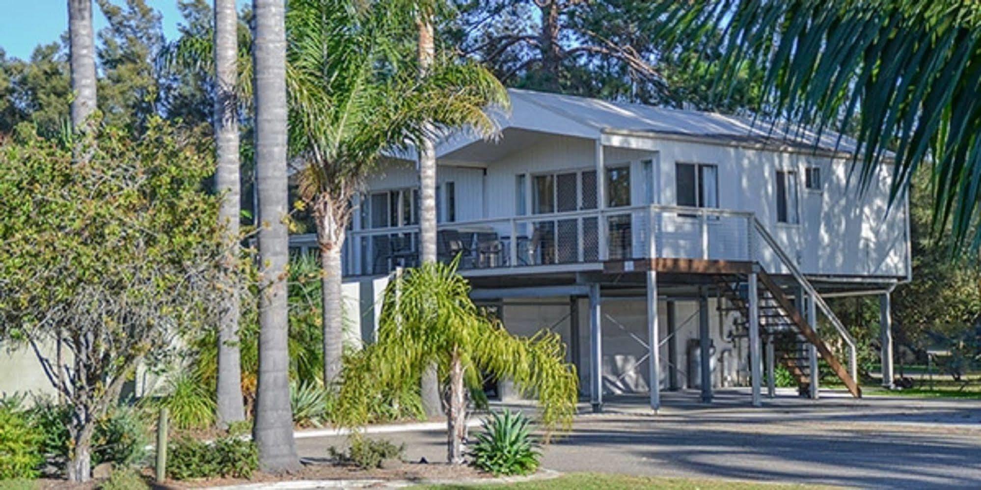 Caseys Beach Holiday Park Sunshine Bay エクステリア 写真